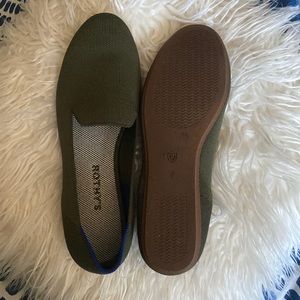 Women’s size 9 Rothy’s.